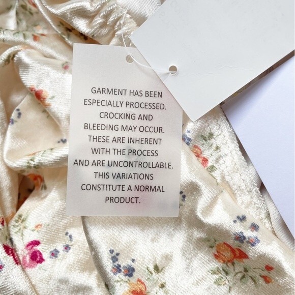 NWT WAYF Top Closing Time Ruched Floral Velvet Blouse Cream Women’s Size Large - Picture 10 of 13